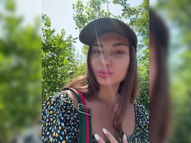 -EmilyBaby- — When a man treats me in a special way.
Generosity, sense of humour.