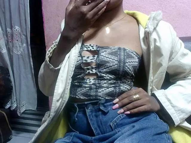 Amelia25 on BongaCams