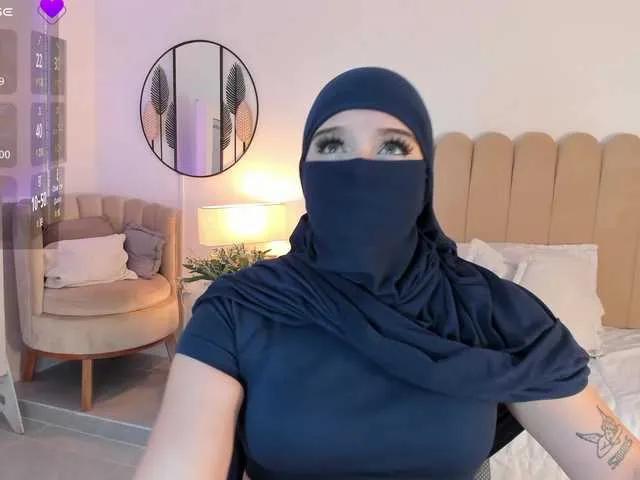 Anna-henao — hot conversations and hard penises, seeing how they touch each other for me and by me