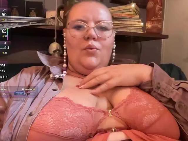 ClaraLimon — Tiddies! 
Pay pigs 
Confidence 
Smelling good 
Lingerie 
Smoking 
Bondage 
Emotional intelligence