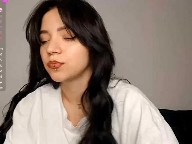 EleanorBaker on BongaCams 