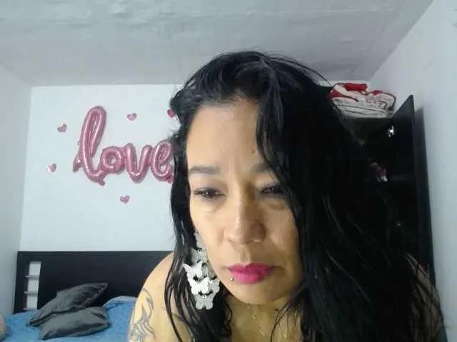 Kyllee28 on BongaCams