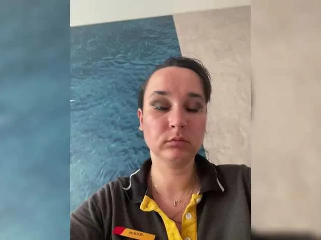 SaliiOnli on BongaCams