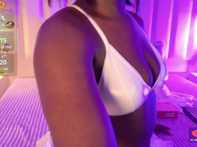 VICKYWALLES — touch me, feel how you are with me and you fuck me hard, dance, I like to be bitten, spank my ass, make me vibrate and always treat me with respect