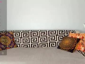 amalia_mio — #inperiod #anal #smalltits #biceps #feet