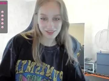 cyyberwhore — Ticket Show: sex + cum show  (244 tokens)