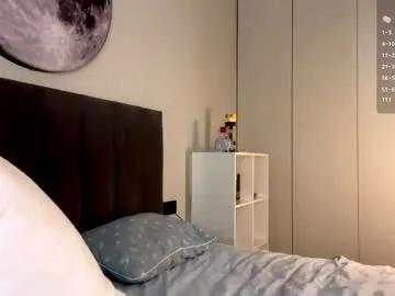 ellie_hollow on Chaturbate 