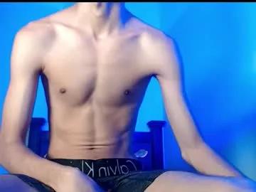 isaaclatino on Chaturbate