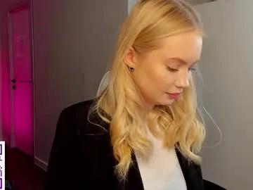melanie_ryer — Hello love! [16 tokens left] Hello everyone, my name is Melanie!Thanks for the 10,000 subscribers, I love you very much! #shy #new #blonde #18 #feet
