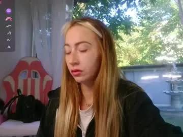 reina_cummings — #new #blond #bigass #bigboobs #squirt - Multi Goal: RIDE DILDO TILL I CUM [4376 tokens left]