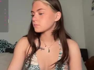 sarahxaoliver1 — HEYY EVERYONE!!! PRIVATES ARE ALWAYS OPEN! - Goal: Take TOP OFF  [103 tokens left] #petite #nude #fit #20 #vibrator