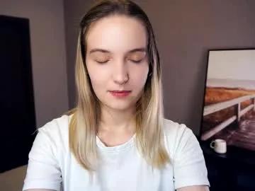 tashinapetitto — Goal - Kiss u?   #18 #new #shy #blonde #teen [0 tokens remaining]