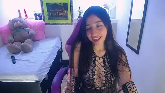 _Emmaa_Harper on StripChat 