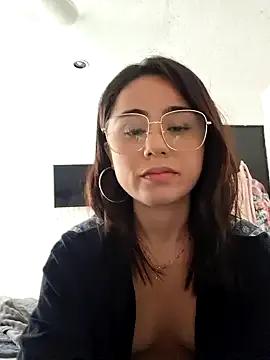 Akane24 — Masturbacion dildo vibrador
