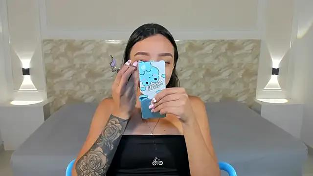 AliceRoss0 — naked + oil+ salive