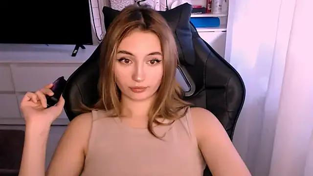 beauty_blonde — feet