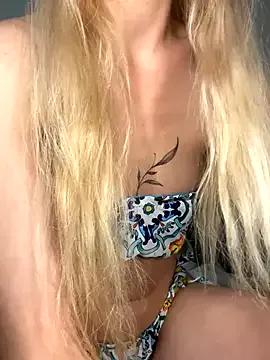 Bellalolahot on StripChat 