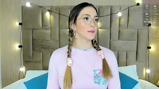 ClaradelMar — Spanks ass 