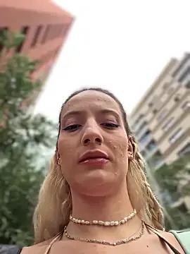 Ella_Charm on StripChat 