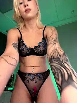 Elven_Elfie on StripChat 
