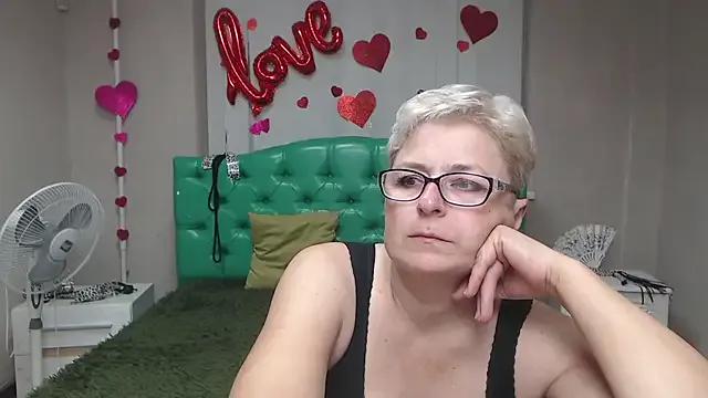 EmiliaGree — make me naughty, make me moan
