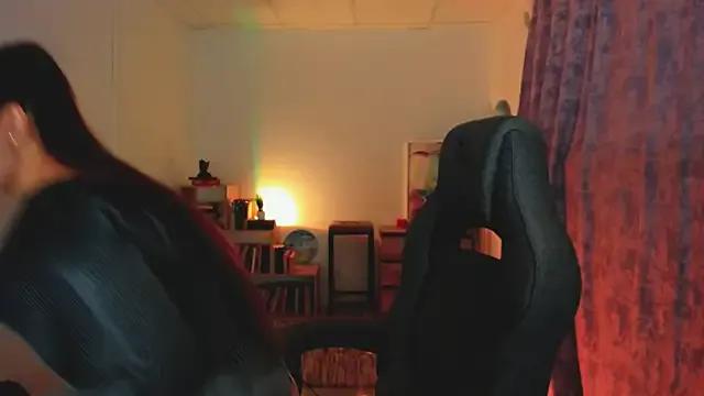EmilyWilden — buttery feet show
