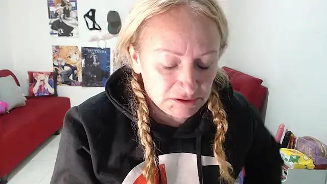 emperabigbootybigass on StripChat 