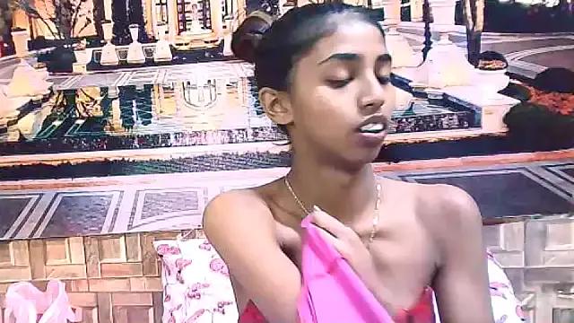 IndianSexySlender on StripChat 