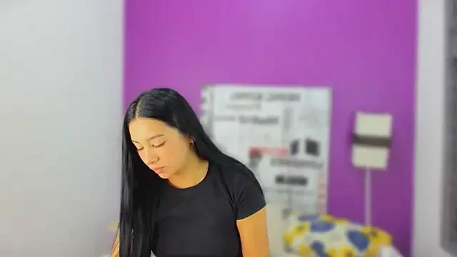 Lila_Pinky — Azotes en el trasero con mi paleta 