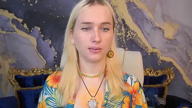 LilElfie — Show pussy 