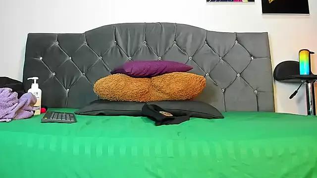 louis_bcasta1 — MAKE ME HOT, BIG CUM LOAD.