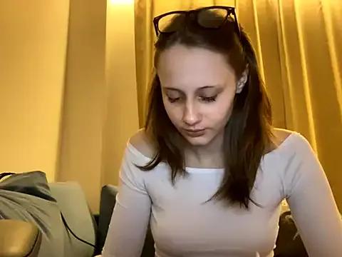 Mimi_Melo on StripChat 