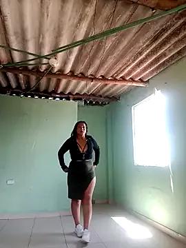 Misshot_01 — Show ass+5 clapping +olive