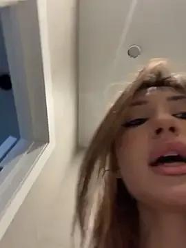 mollyyank on StripChat 