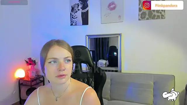 Piinkpandora on StripChat 