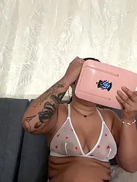 Pretty_Isadora — Silence, people nearby #public