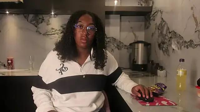Qeen_blackk — Doggy and spanks x10!