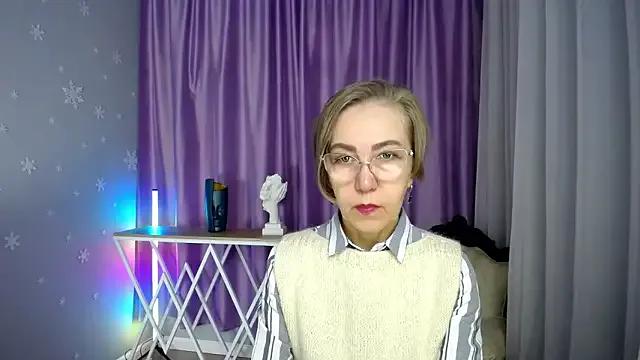 queen_a_n_i on StripChat 