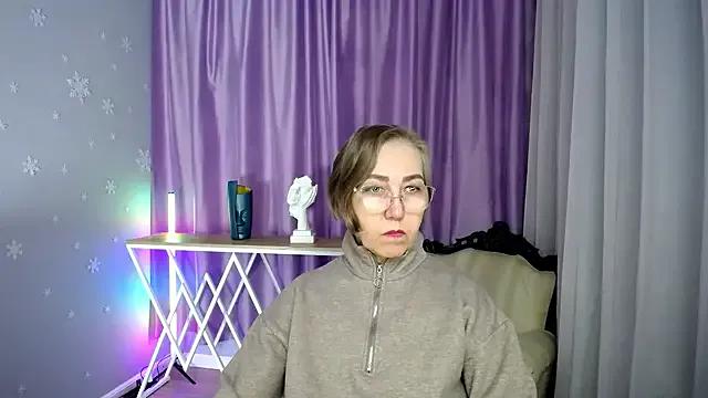 queen_a_n_i on StripChat 