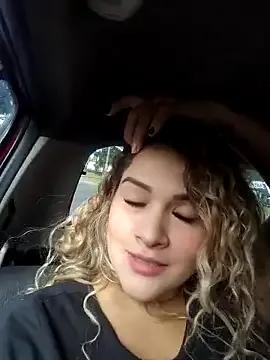 Sara_smiiith211 on StripChat 