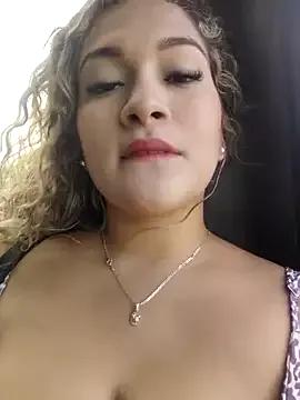 Sara_smiiith211 on StripChat 