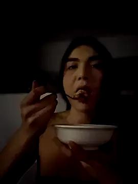 saracaball_ on StripChat 