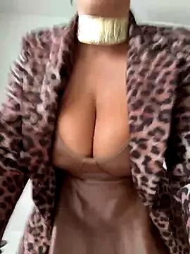 Selvaggia_official83 — Freechat on StripChat