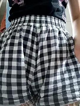 Virgin_Pussy_Horny — Oil my sexy pussy 