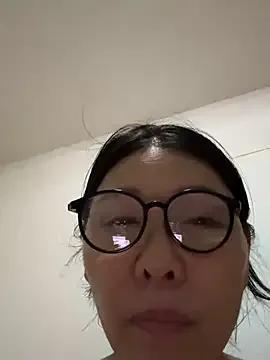 xiiuuff18 on StripChat 