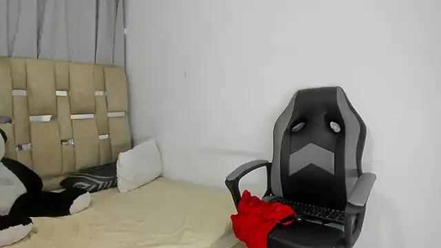 Zanahia2 on StripChat 